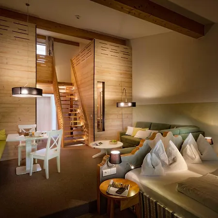 Lindenwirt Hotel 4*