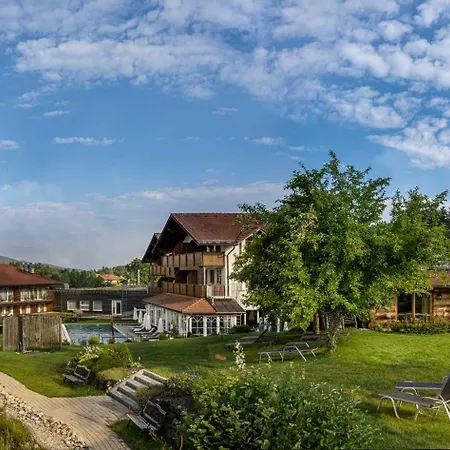 Hotel Lindenwirt 4*