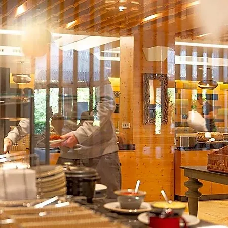 فندق Lindenwirt 4*