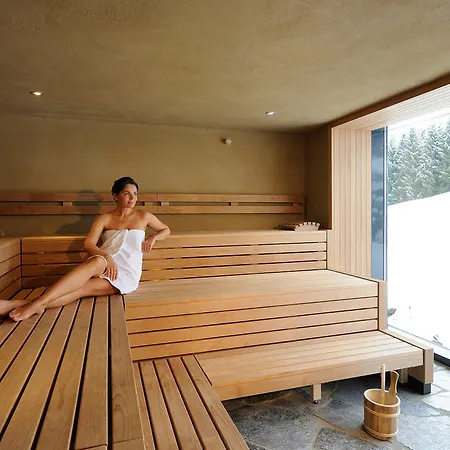 Hotel Lindenwirt 4*